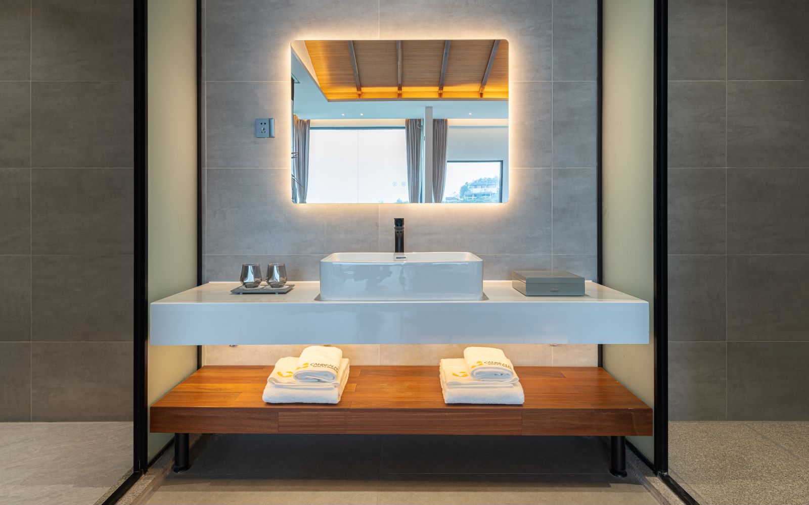 Qi Yu VR Featured Childlike Private Hot Spring Duplex Suite (Cinema + Games)
