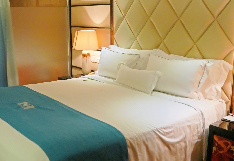 日式湖景养生套房