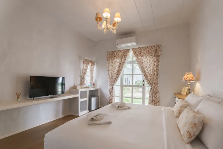 ห้องสวีท วิวสวน (เตียงใหญ่)