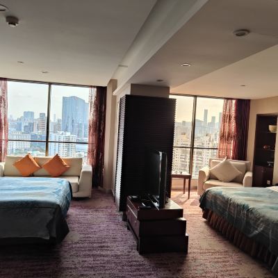 溫馨家庭套房 珠海粵海飯店（拱北口岸高鐵站店）優惠