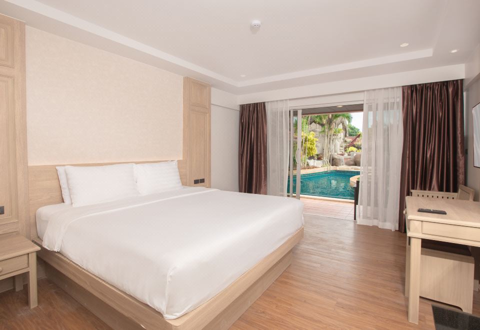 Pool Access Room