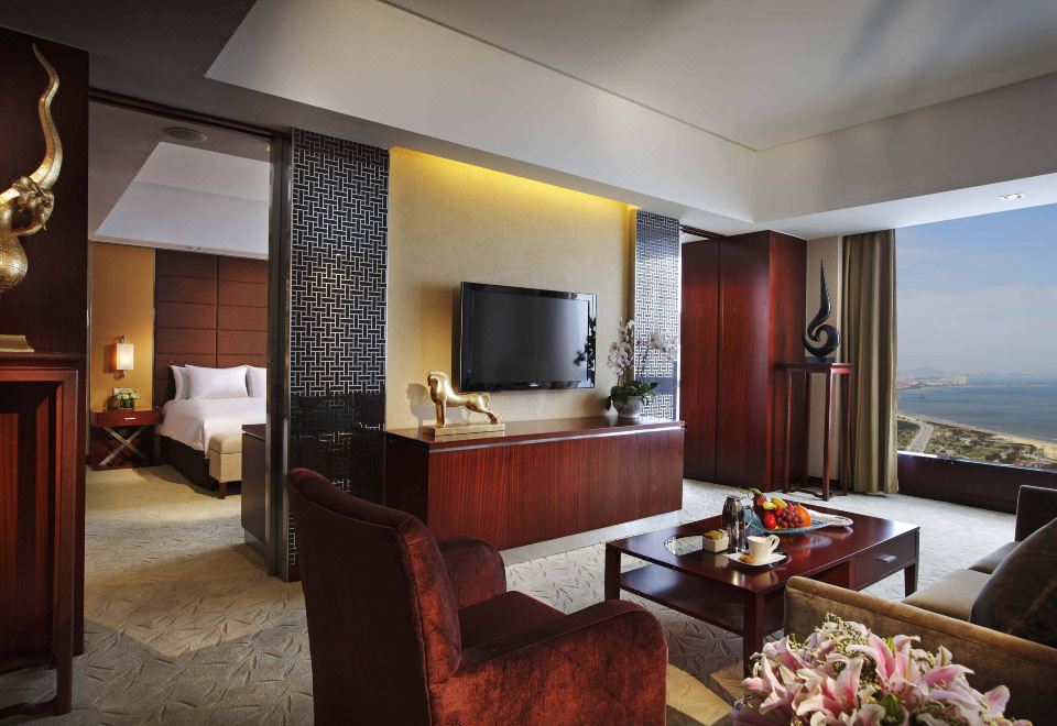 Crowne Plaza Yantai Sea ViewOne Bedroom Suite Sea View