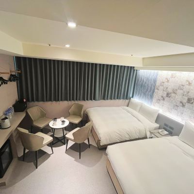 豪華四人房 台北新仕商務旅店優惠