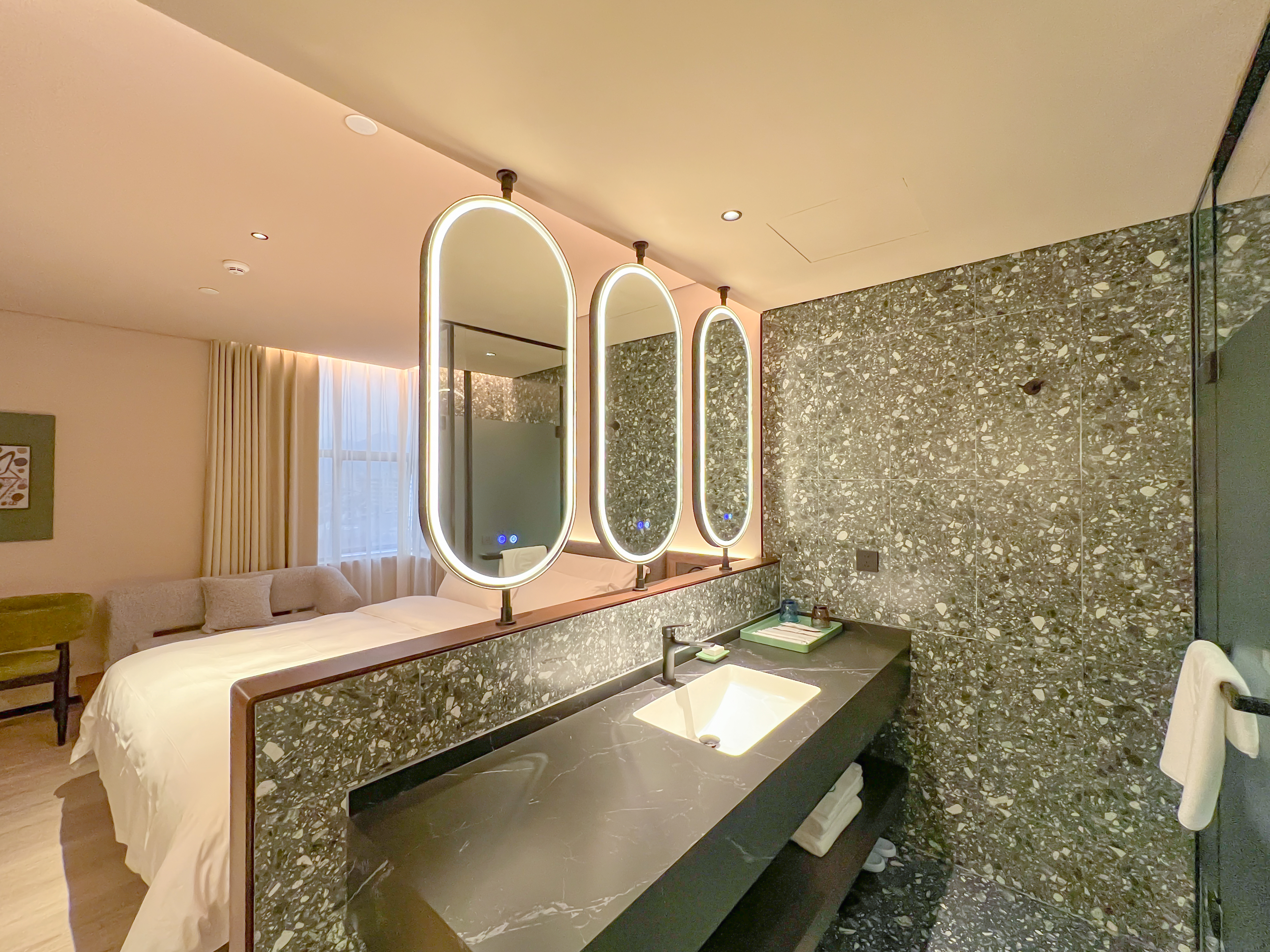 豪华大床房（安静/舒适/逸梦+零压舒眠床垫）