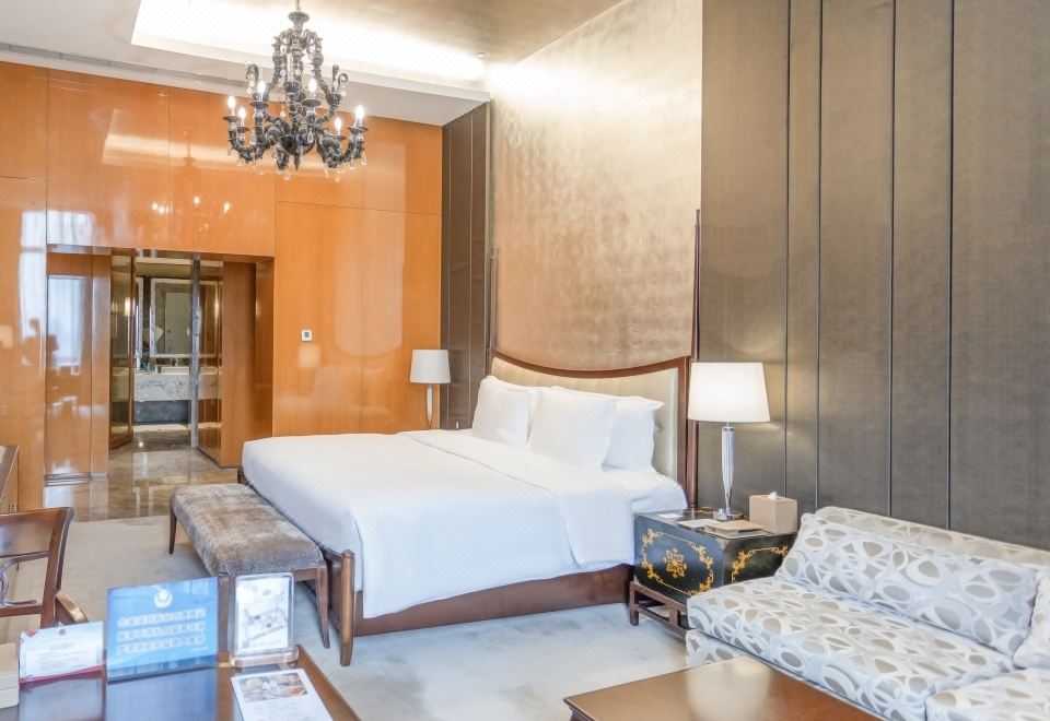 Crowne Plaza Beijing Chaoyang U-TownFamily Suite - 2-Bedroom（Kitchen+Study+Jacuzzi+SAUNA+Dinning Room+Guest Restroom）