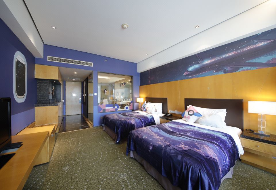Crowne Plaza Tianjin BinhaiAviation Theme Twin Room