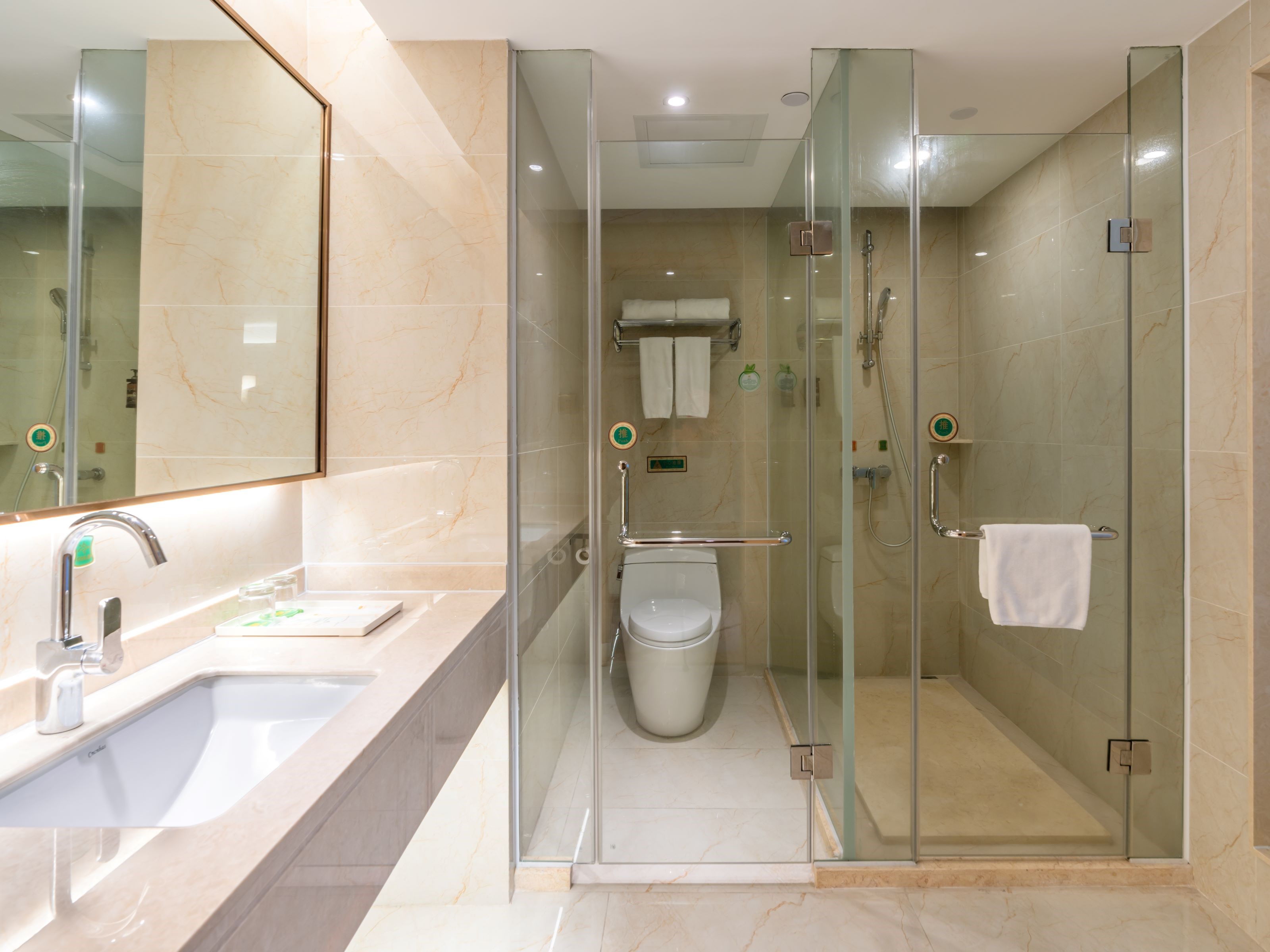 江景大床房（零压助眠床品+窗外江景）