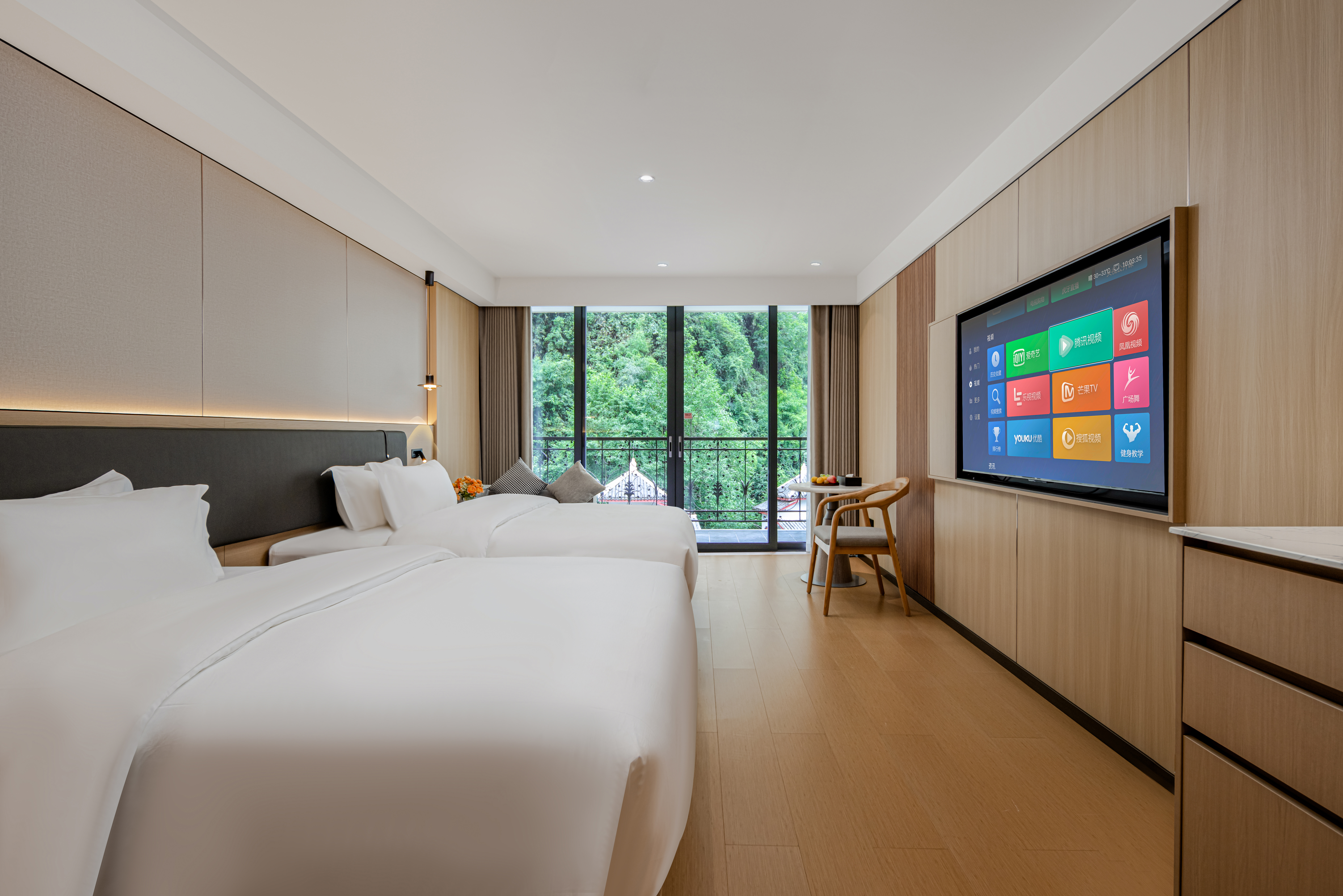 山景阳台双床房（乳胶床垫+Mini小冰箱+智能马桶）