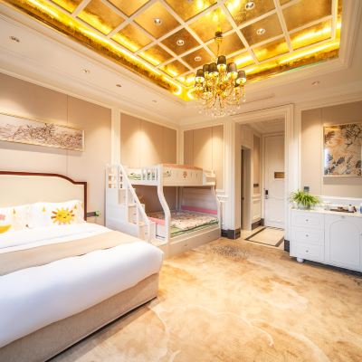 童趣城景家庭房【大床+上下鋪+小童玩具】 唐山國豐維景國際大酒店優惠