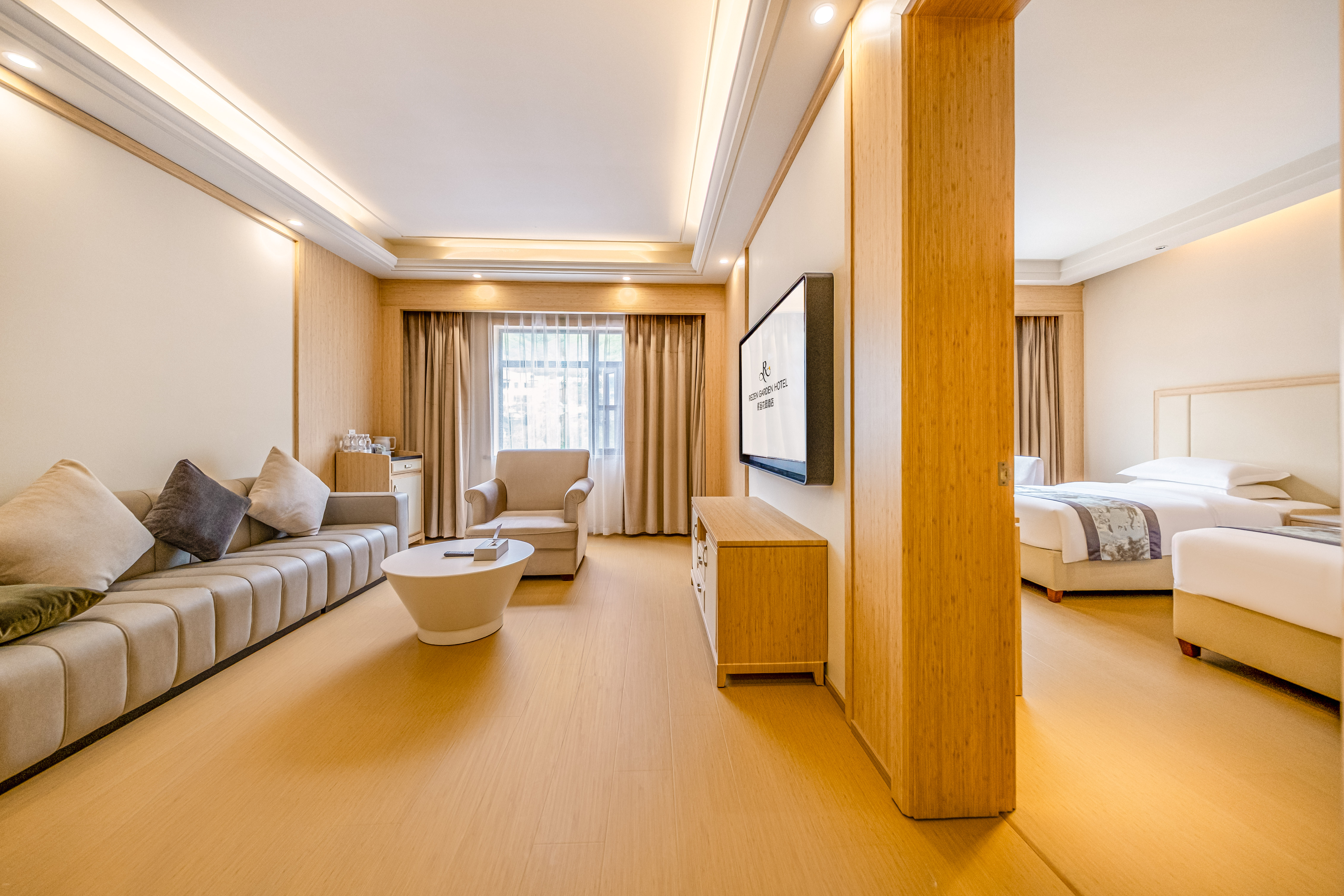 Mountain-View Two-Bedroom One-Living Room Suite (Smart Toilet + Private Bathtub)