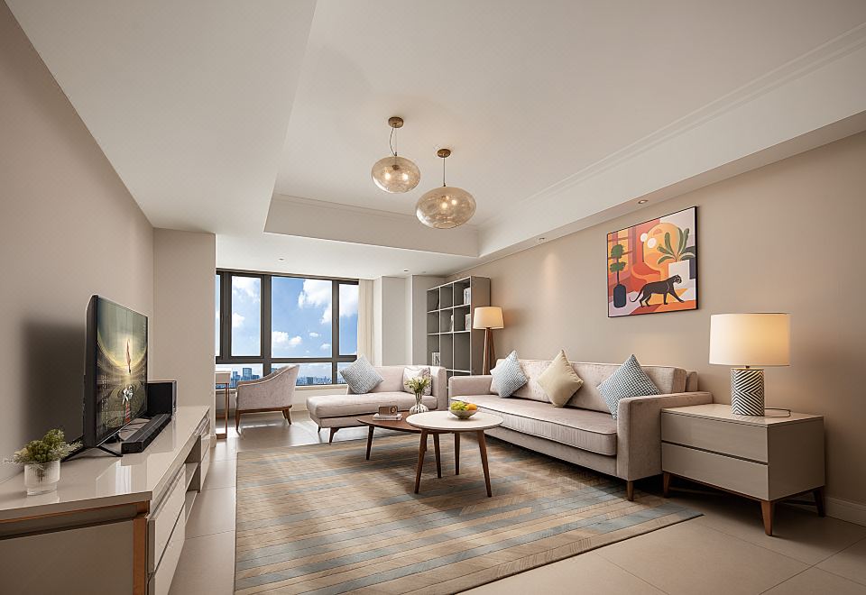 Lanyue Two-Bedroom Executive Suite (Tianfu City View + Tub + Washer-Dryer)
