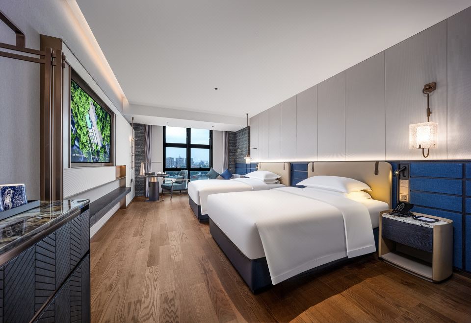 豪华江景双床房（窗外美景+安静好眠+Mini Bar）