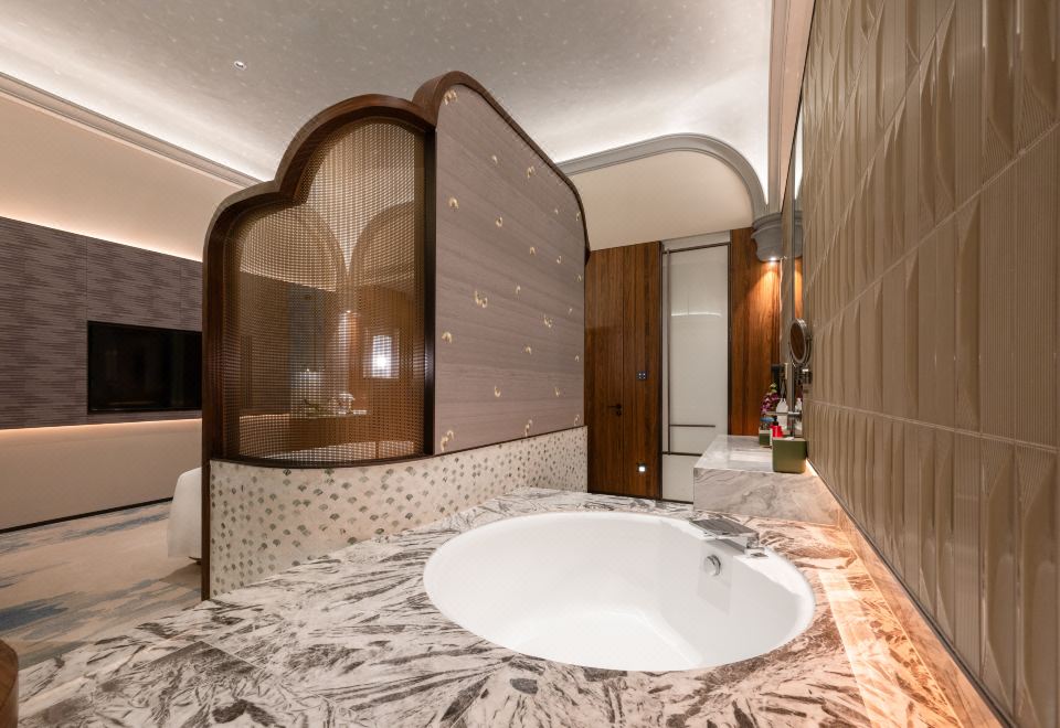 GRAND METROPARK KunmingWest Hill Sleeping Beauty View King Room