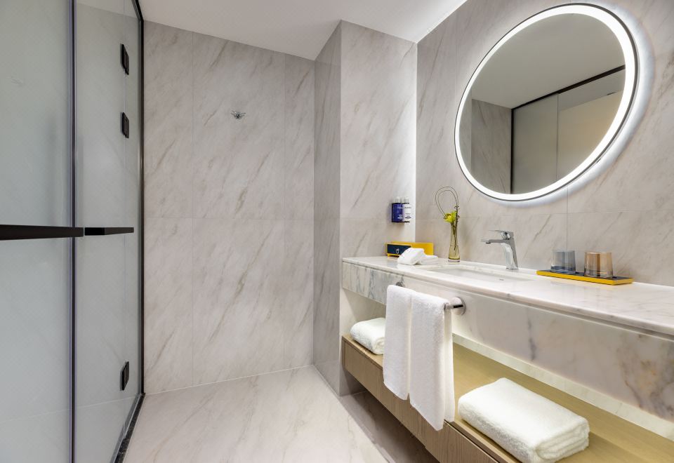 One Bedroom 1 King Suite