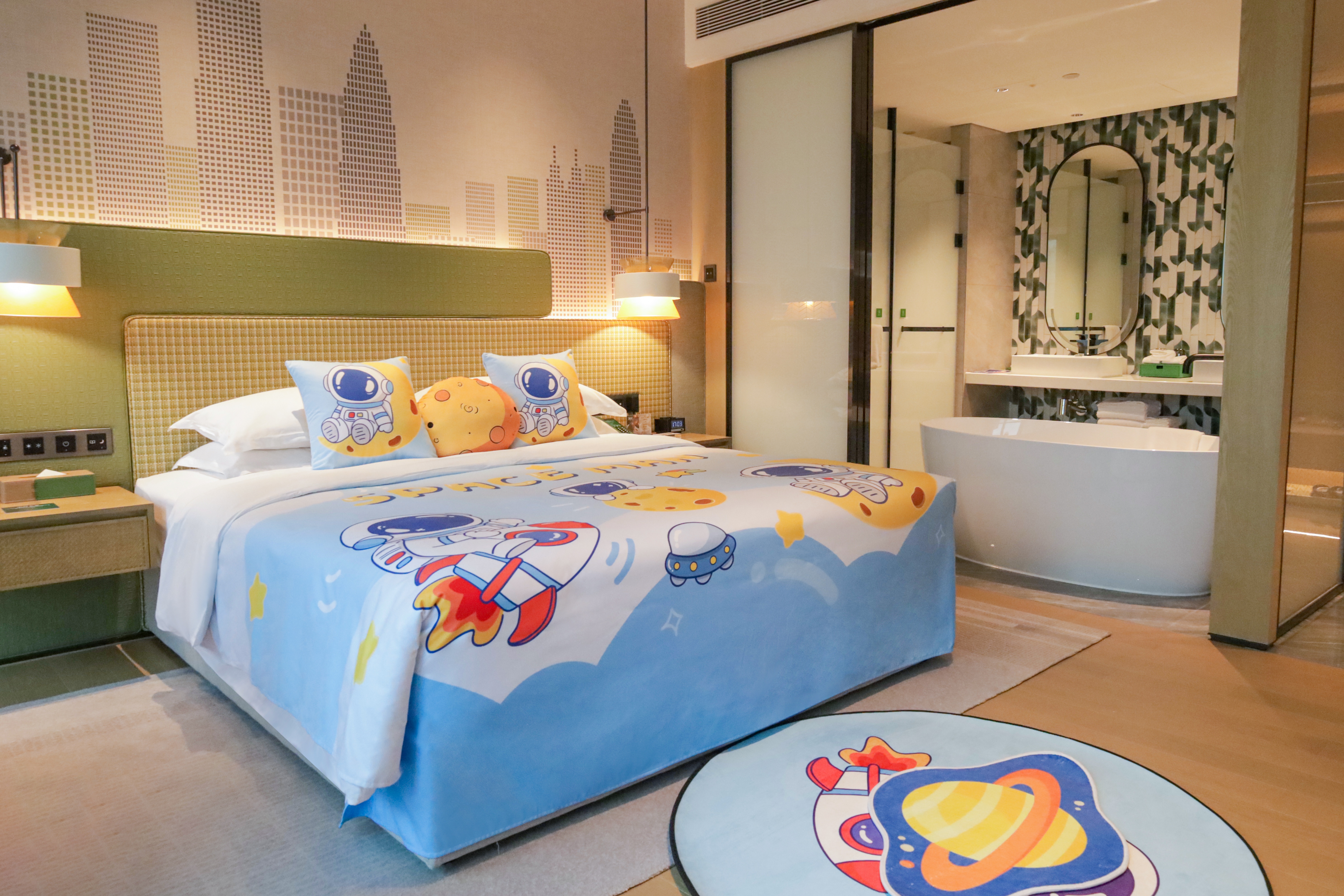 【小小太空人】亲子主题套房