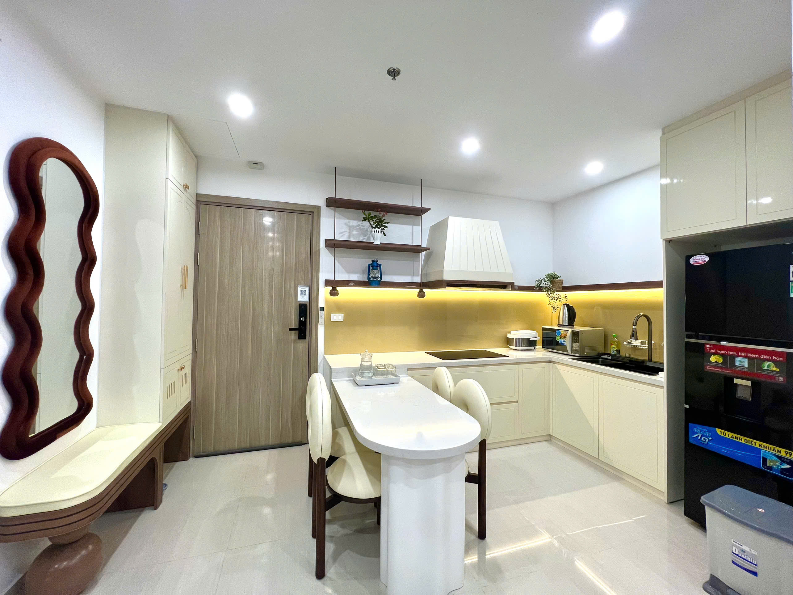 兩臥室陽臺公寓，城景+泳池