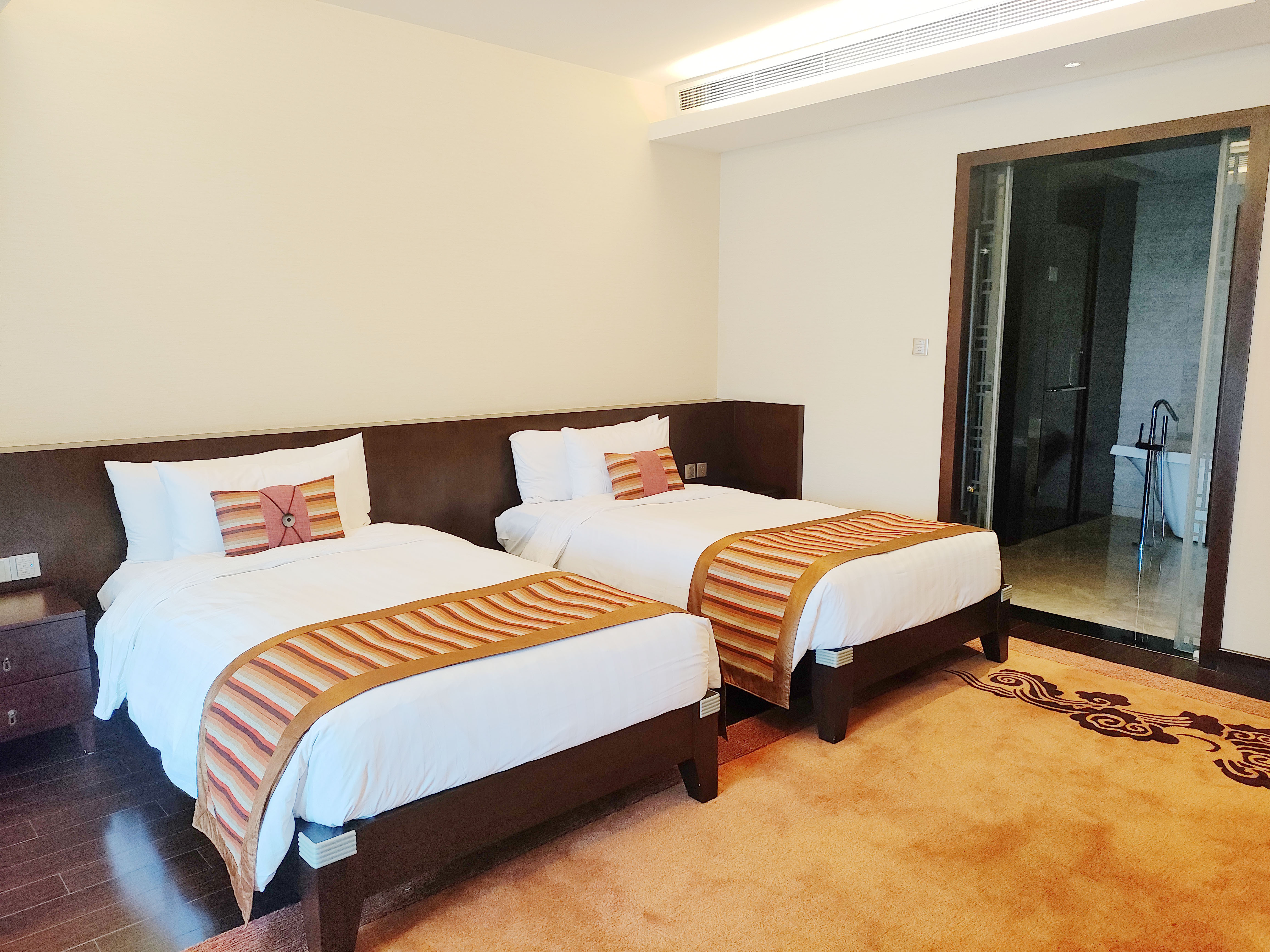 四卧泳池文华套房