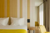 Lumen Hotel & the Lisbon Light Show Hotel di 