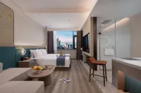 Fuyang Yunbo Manju Hotel (Yingzhou Wanda Plaza Long Distance Bus Station Store)