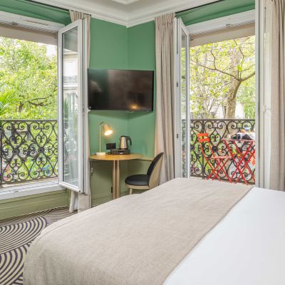 Superior Double Room with Balcony Avalon Hôtel Paris Gare du Nord Promo Code