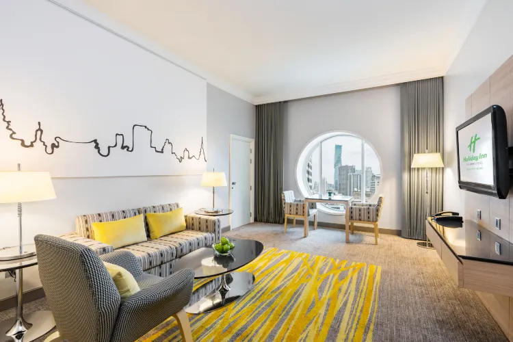 สวีท 1 ห้องนอนด้วยเตียงคิงไซส์วิวเมือง-ปลอดบุหรี่