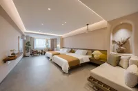 Yun · Jizhu Designer Homestay (Datong South Station Fangte Happy World Store)