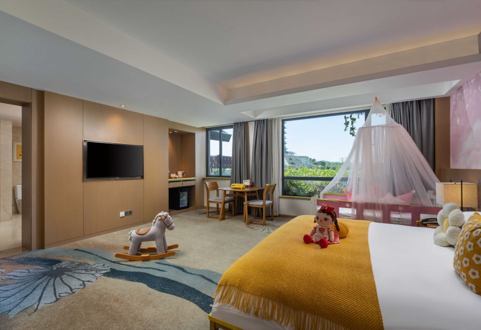 公主湖景主题家庭房