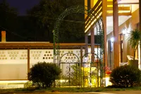 Hot Spring Hotel Отели в г. 