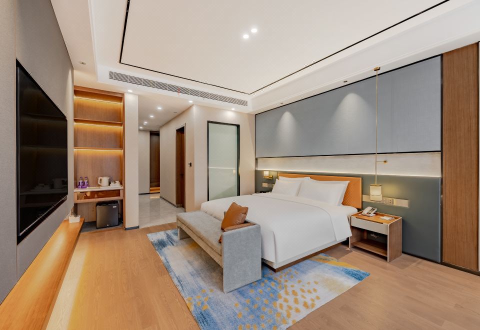 1號樓行政大床房（山景秋色+智能客控+75寸投屏電視）