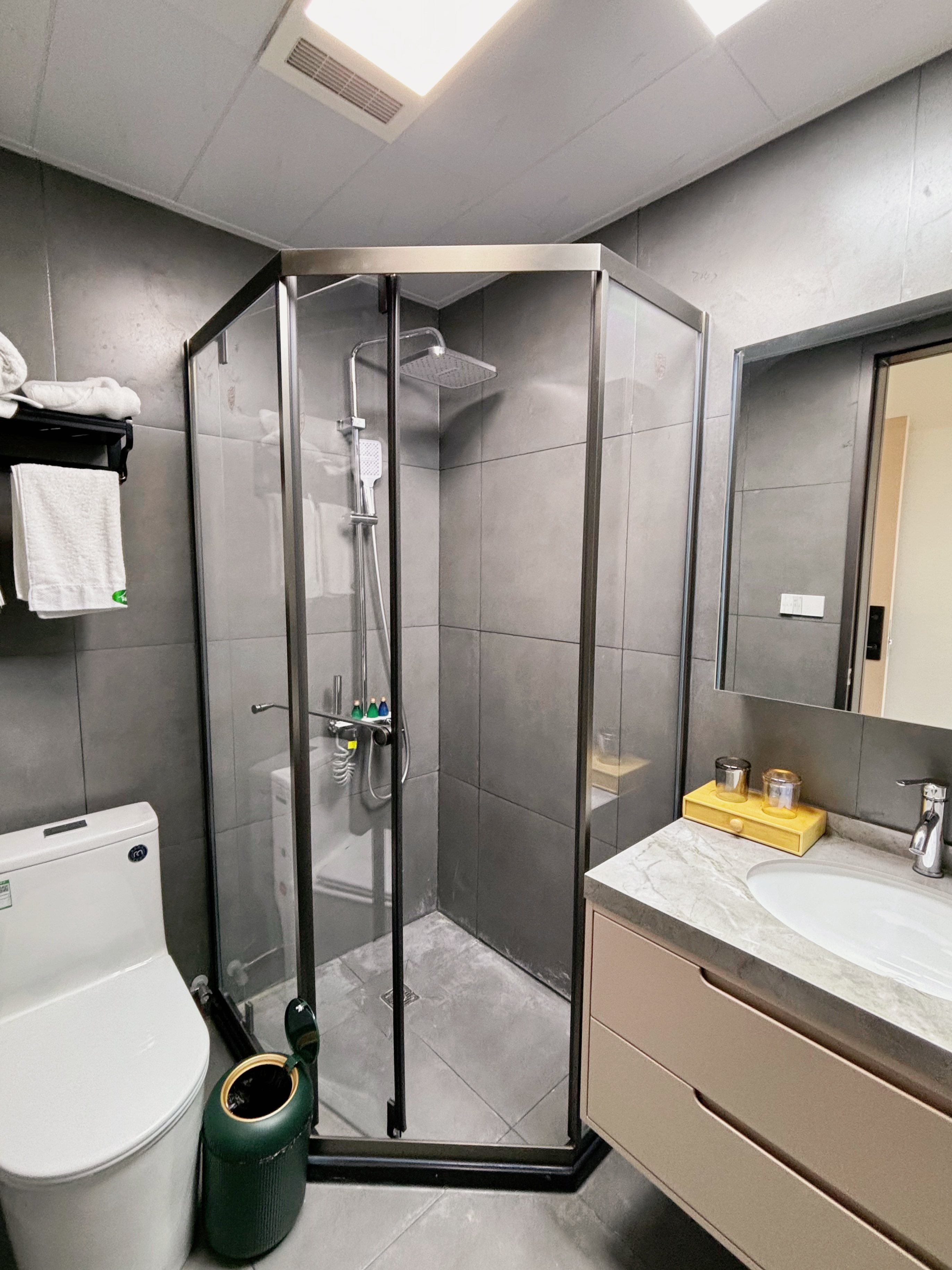 鑫璨-商务双床房