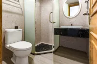 Mengzi Hailun City Garden Hotel (Nanhu Park New World Pedestrian Street)