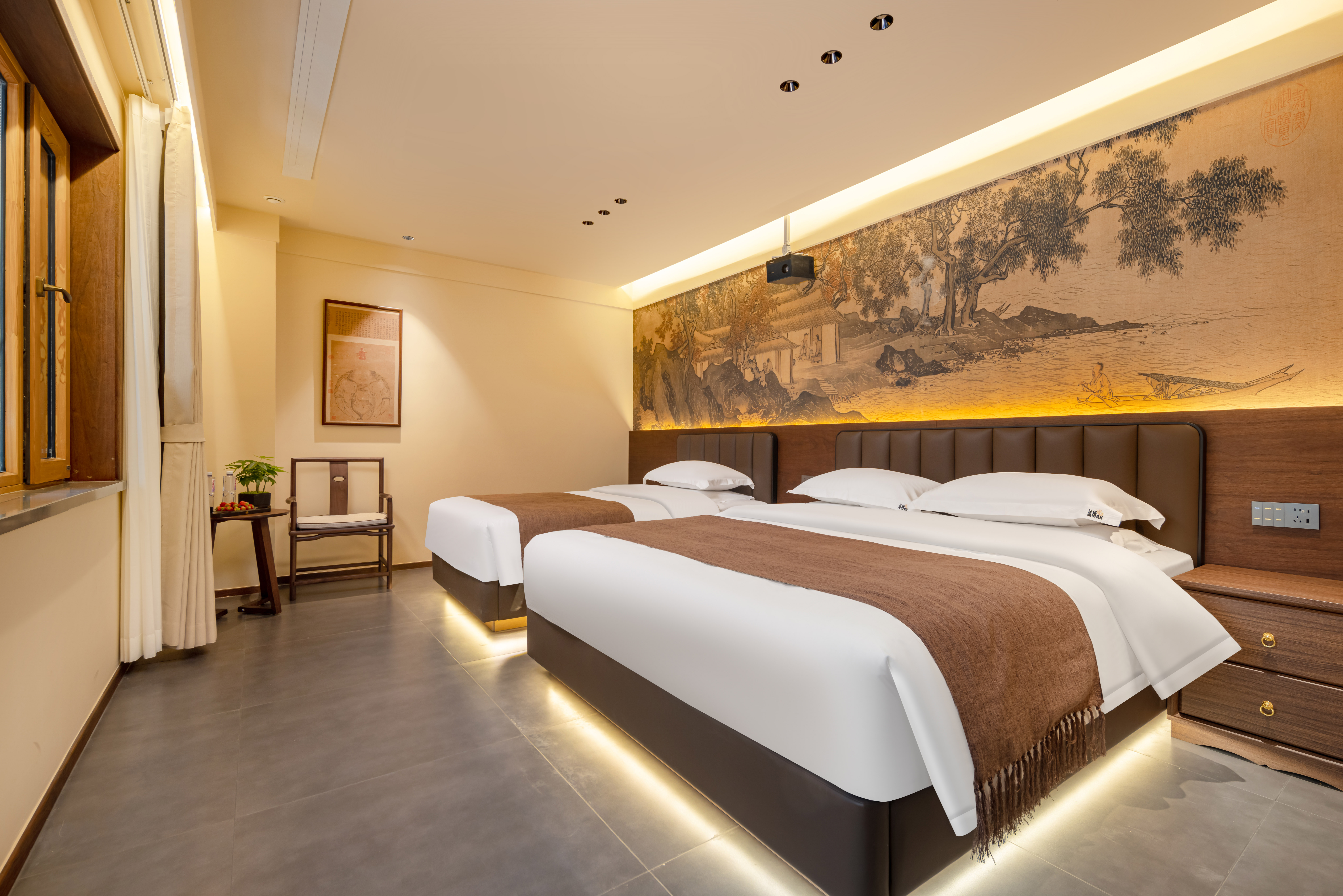 夯墙拓影双床房|智能客控+高清投影+可控温度直饮机