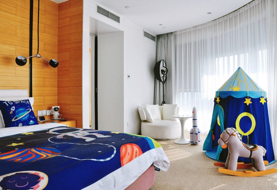 小小宇航员亲子套大床房『童趣装饰+超大活动空间』