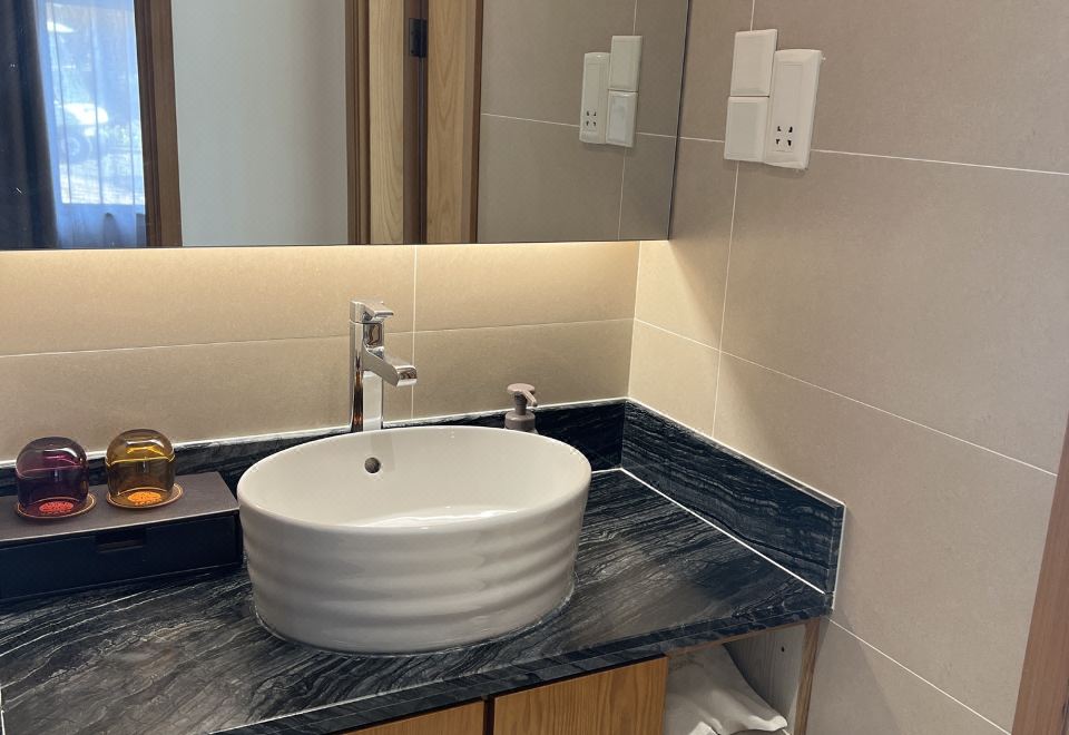 俱乐部别墅三房一厅