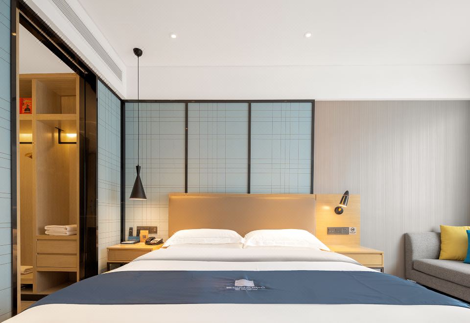 Yipin Double Bed Room