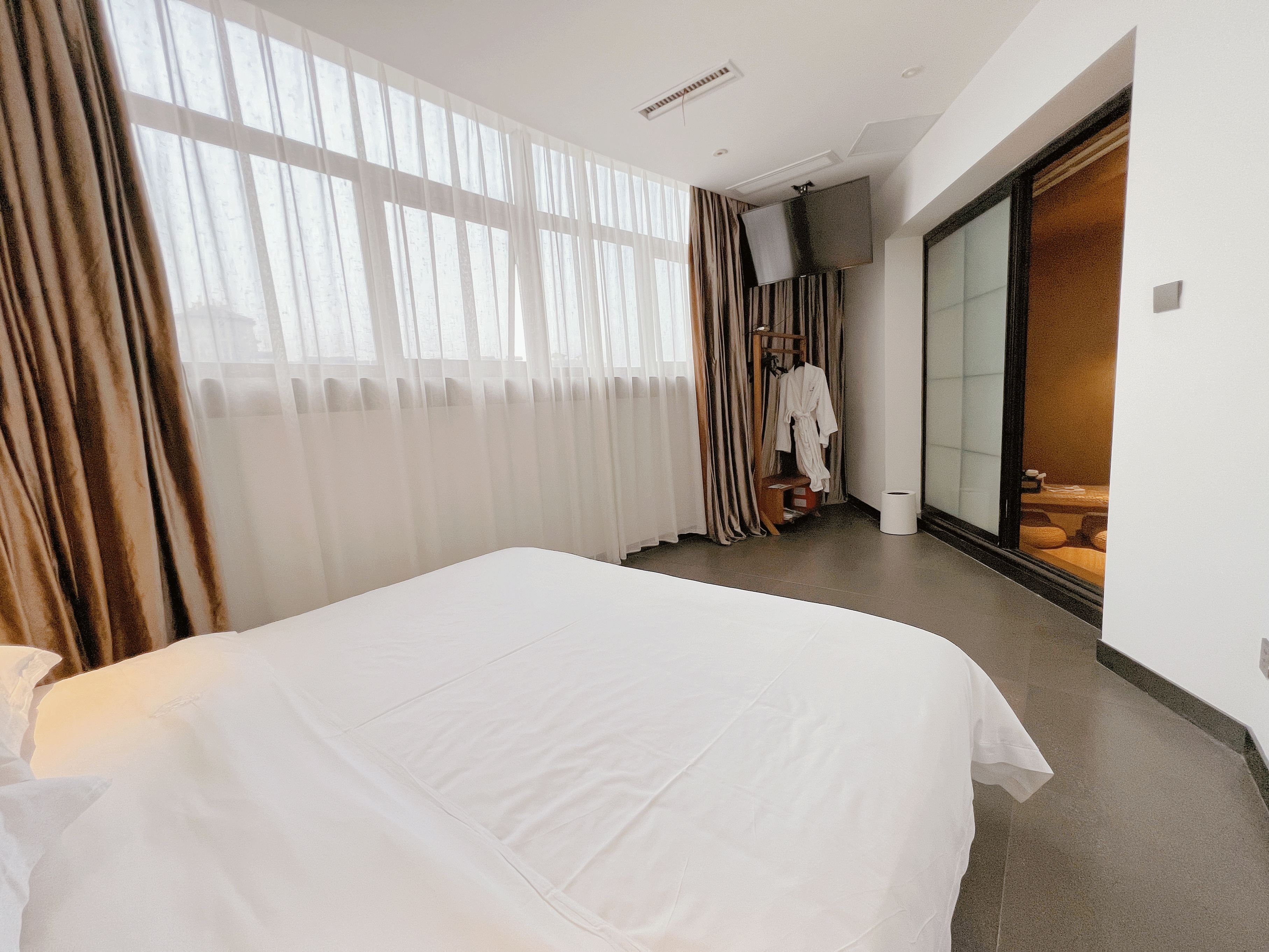 豪华棋牌大床房