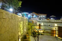 كابادوسيا نار كيف هاوس آند سويممينج بول