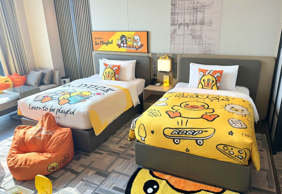 小黄鸭主题双床|180°尽览城景 | 宝贝嗨玩