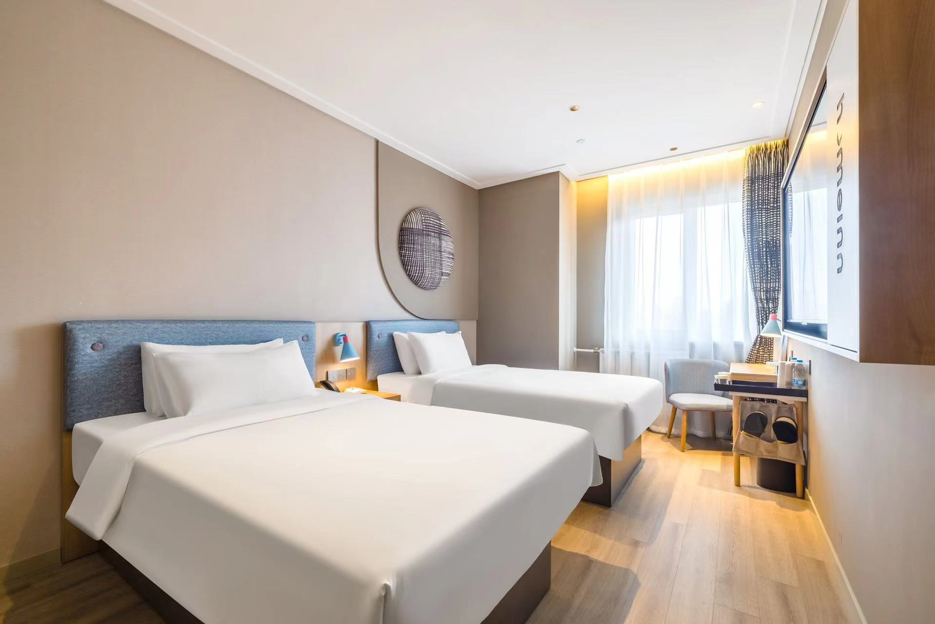 双床房（全明房+55寸可投屏电视）