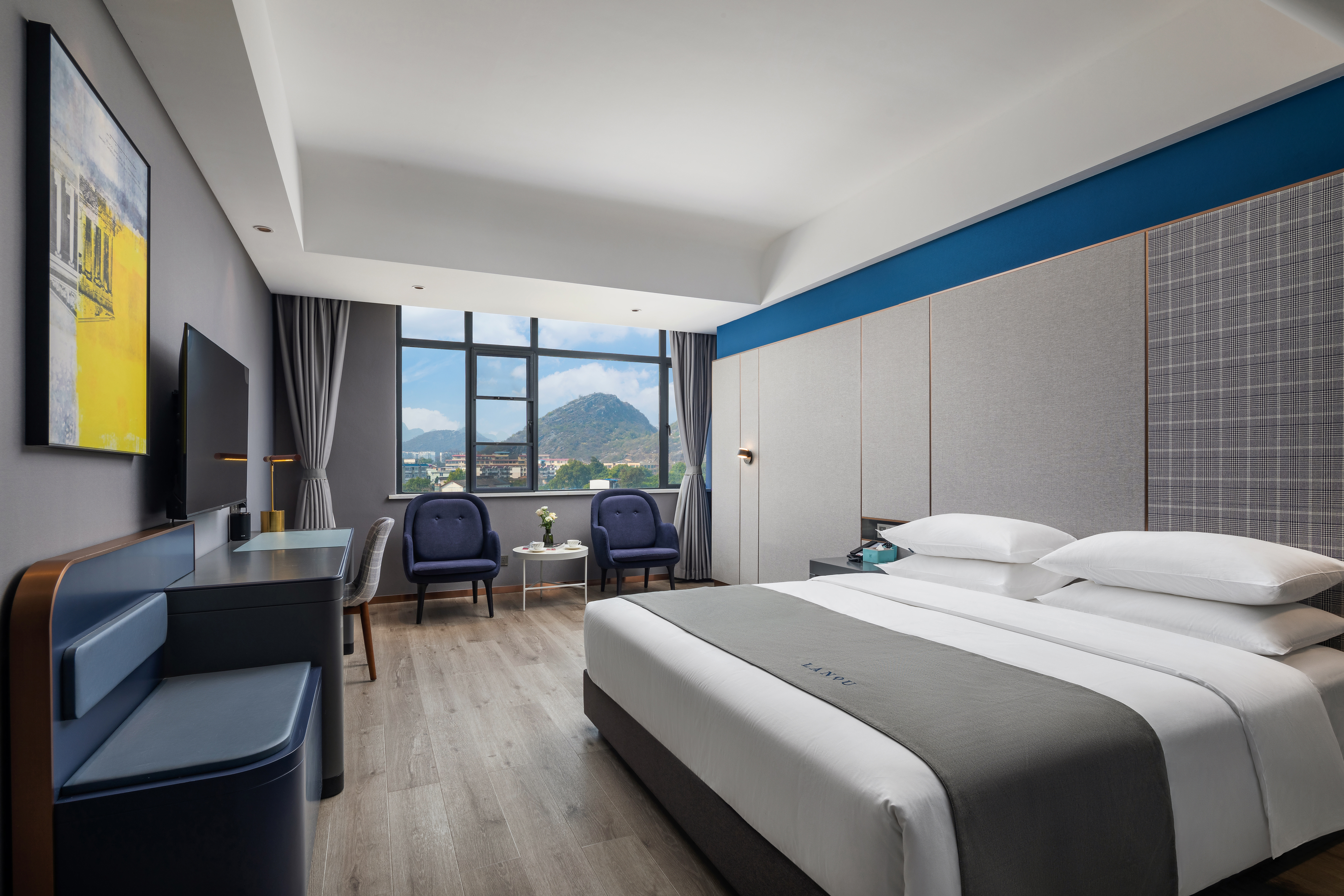 智能舒适大床房丨商务风格+品牌床垫+零压枕