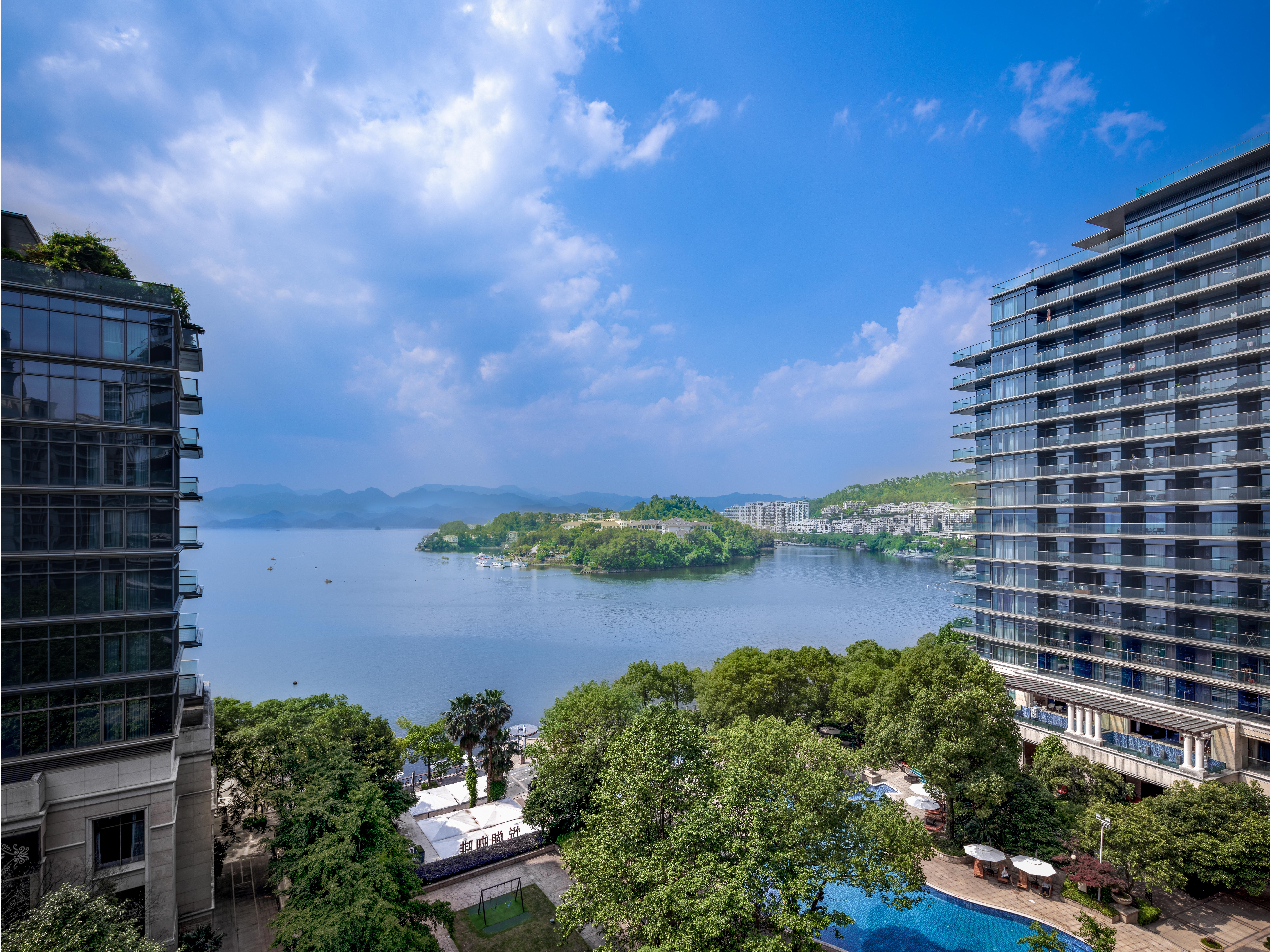 1号楼湖景亲子套房