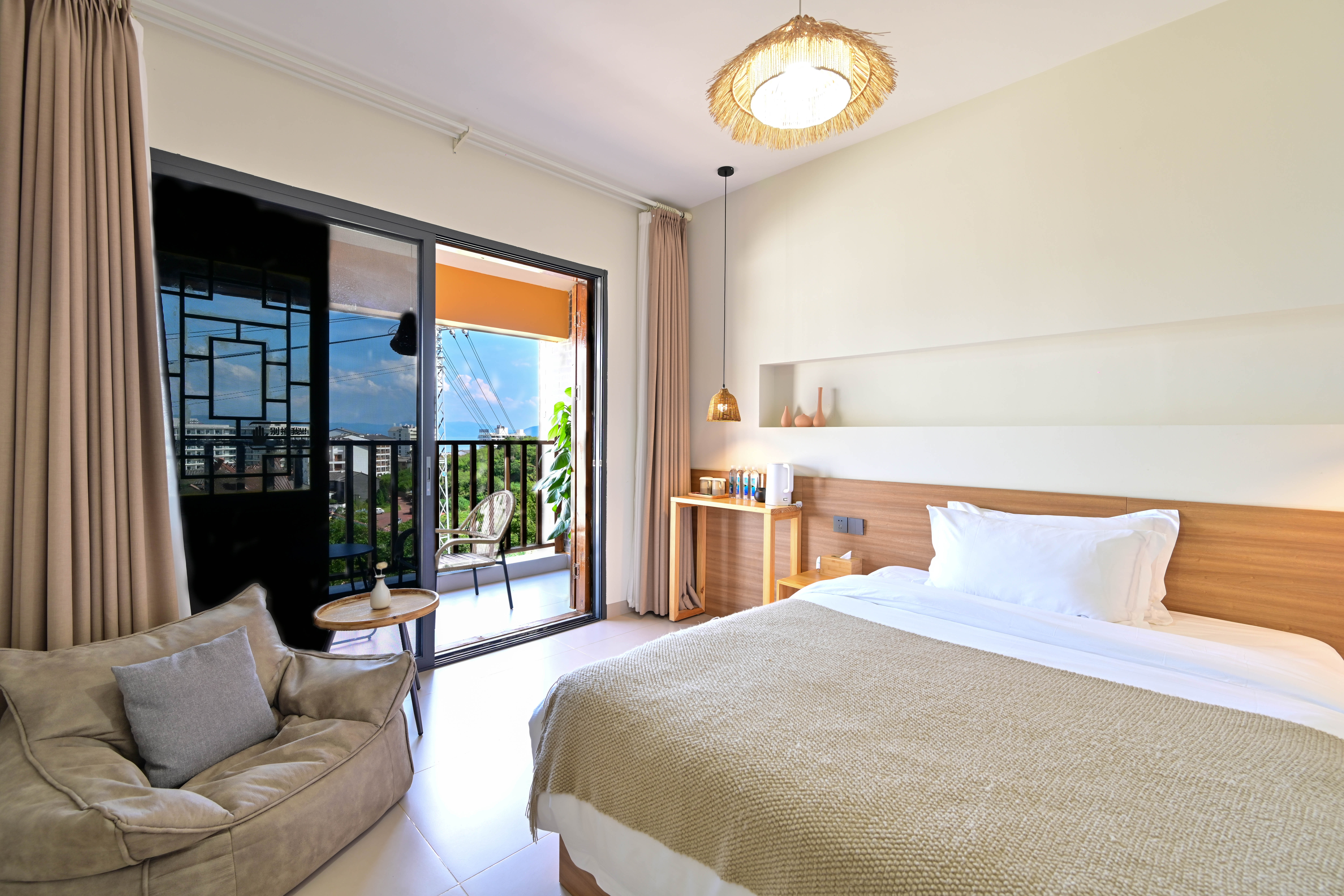 湖景阳台双床房