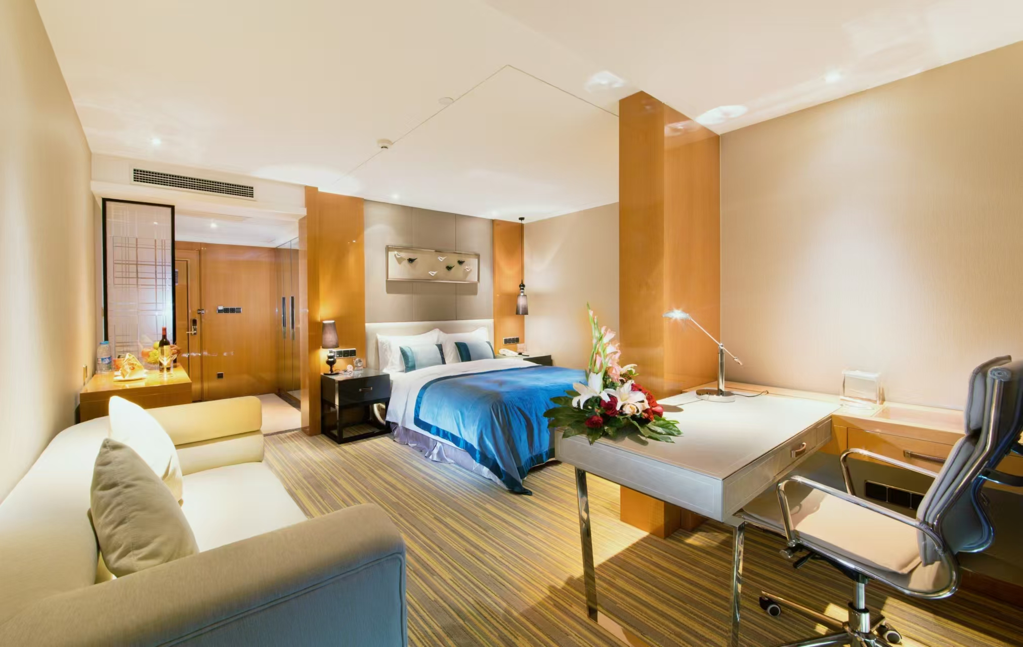 精選大床房B（舒適浴缸+乾濕分離+小冰箱）