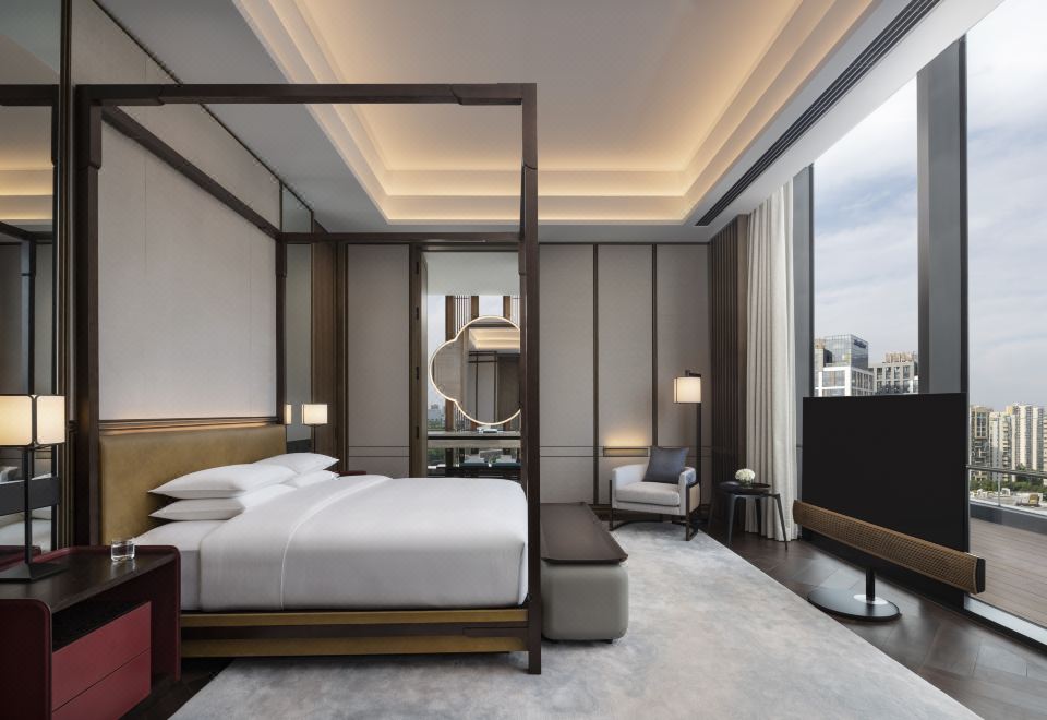 总统套房临一线湖景，超大露台享美好霞光