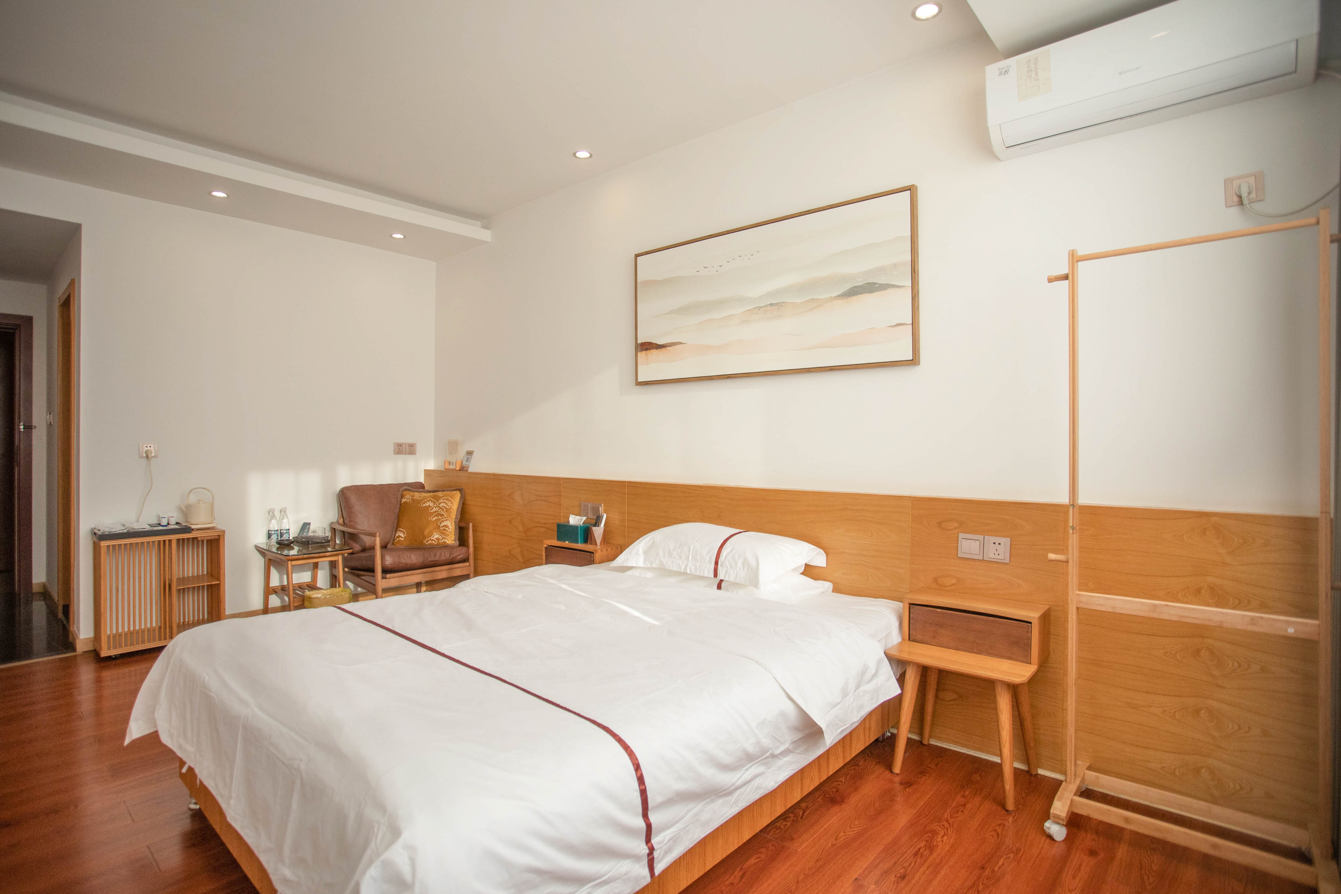 日星隐曜大床房