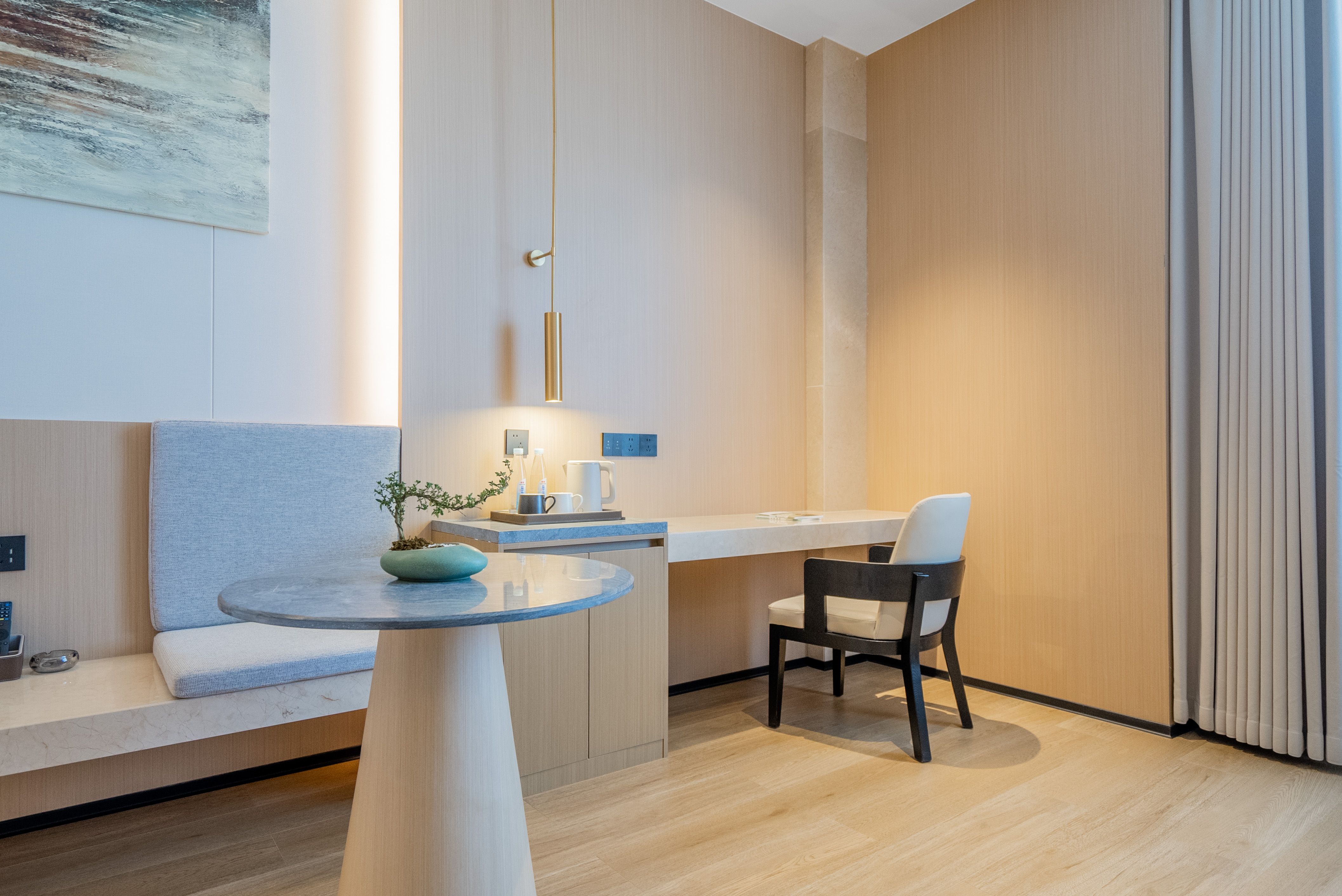 輕奢浴缸大床房（休閑茶座+助眠床墊）