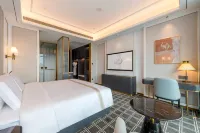 XANA Deluxe Foshan Qiandeng Lake Kingbuy Center Hotel