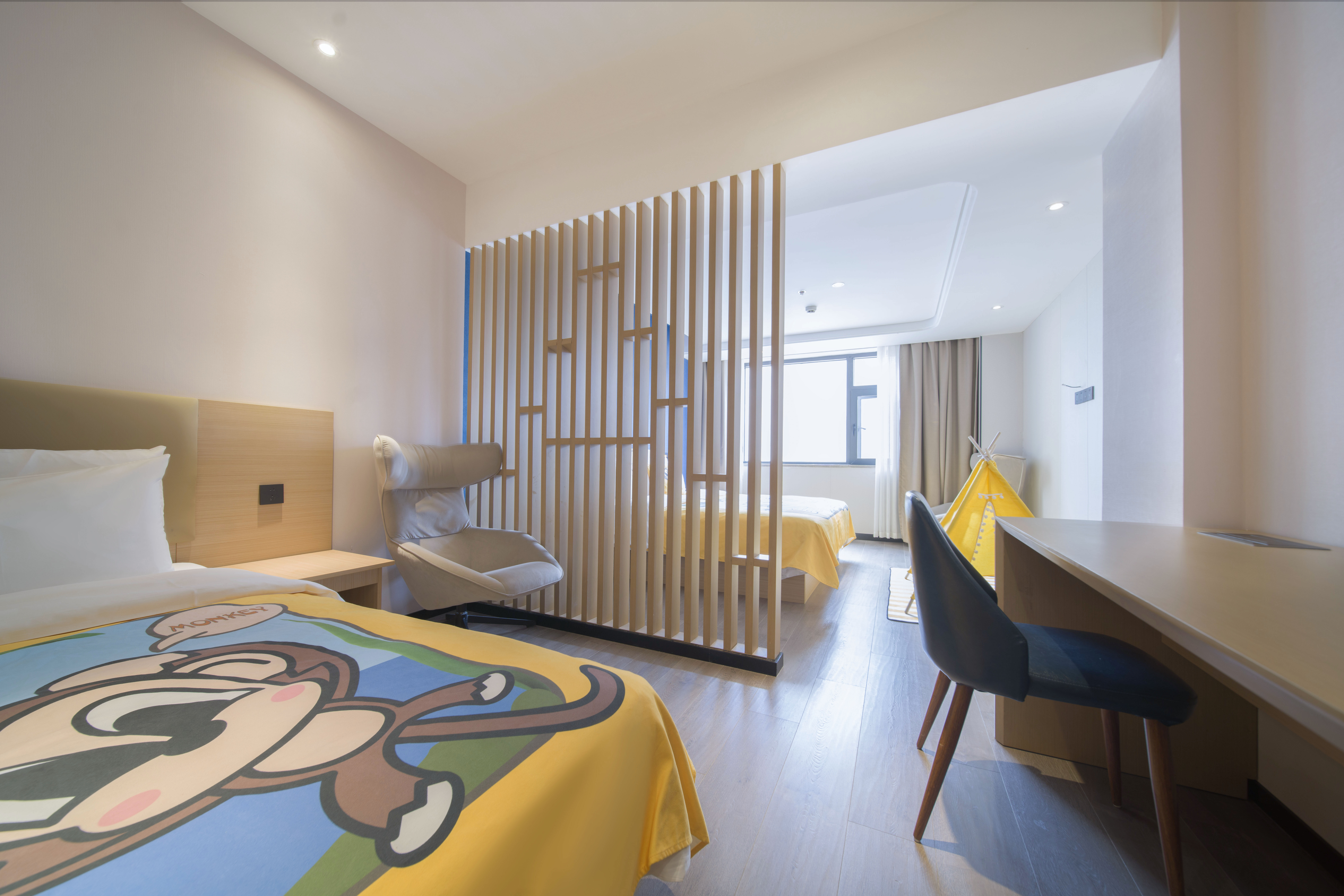 尊享家庭房（65寸4K投屏+裸棉床品+深睡枕Pro+小童帐篷）