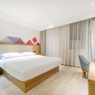 標準大床房（靜謐私人空間） 城市便捷飯店（廣州石溪地鐵站琶洲會展店）優惠