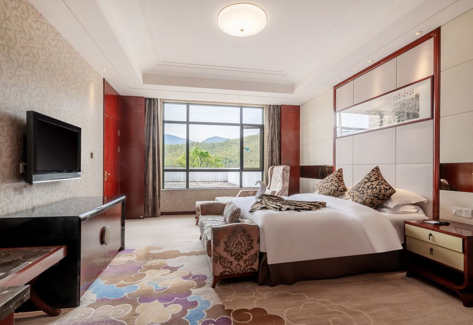 Yixing Bamboos International Conference CenterDeluxe Panoramic Suite